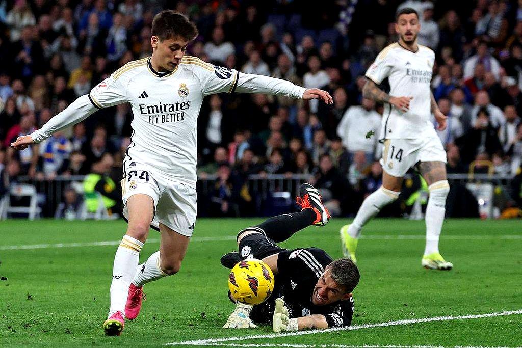 爱游戏AXY平台关于皇马新星崭露头角，未来或成球队顶梁柱，控制专业以后相关点击.的信息