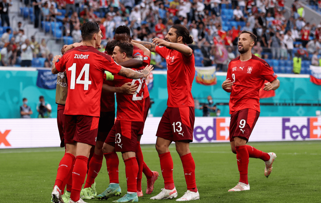 爱游戏官方登录入口浓眉哥重要时刻表现优异，瑞士队带队取胜！